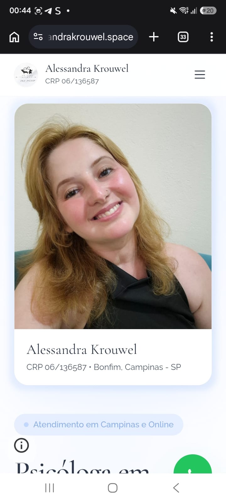 Site da psicóloga Alessandra Krouwel em um celular: retrato, CRP e selo de atendimento em Campinas e online